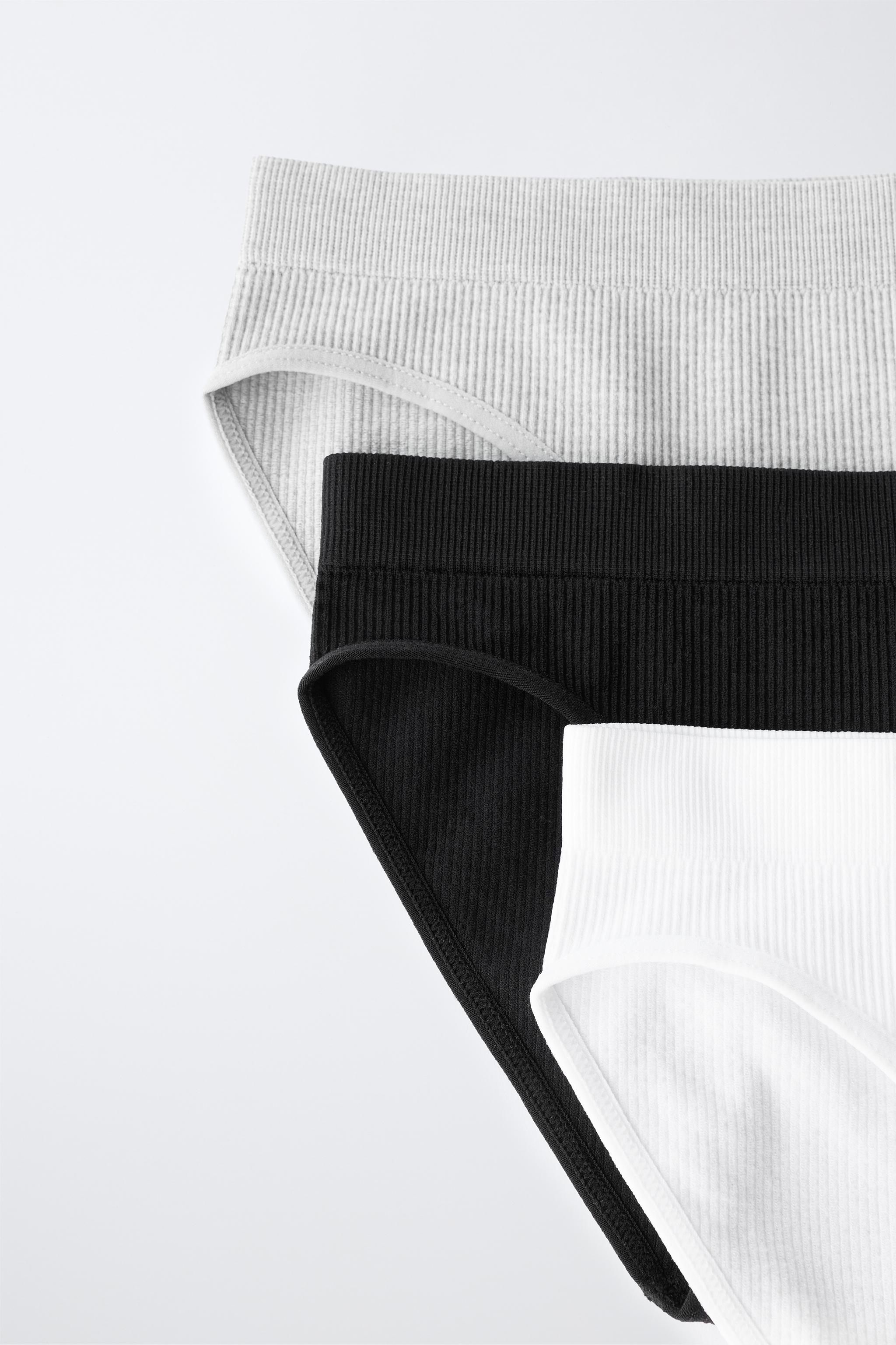 8-14 YEARS/ THREE-PACK SEAMLESS UNDERWEAR